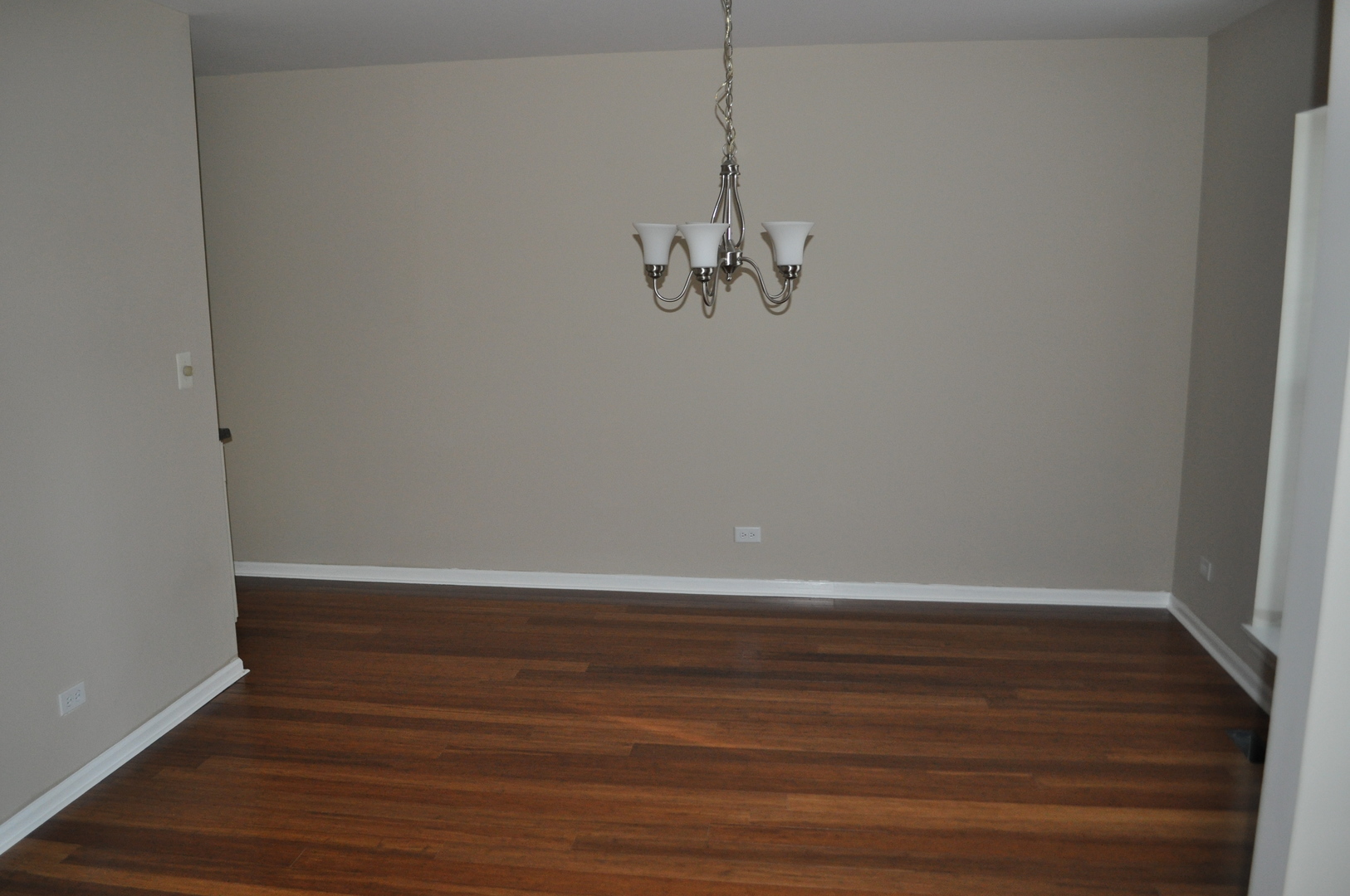 15 Whispering Drive, Streamwood, IL 60107