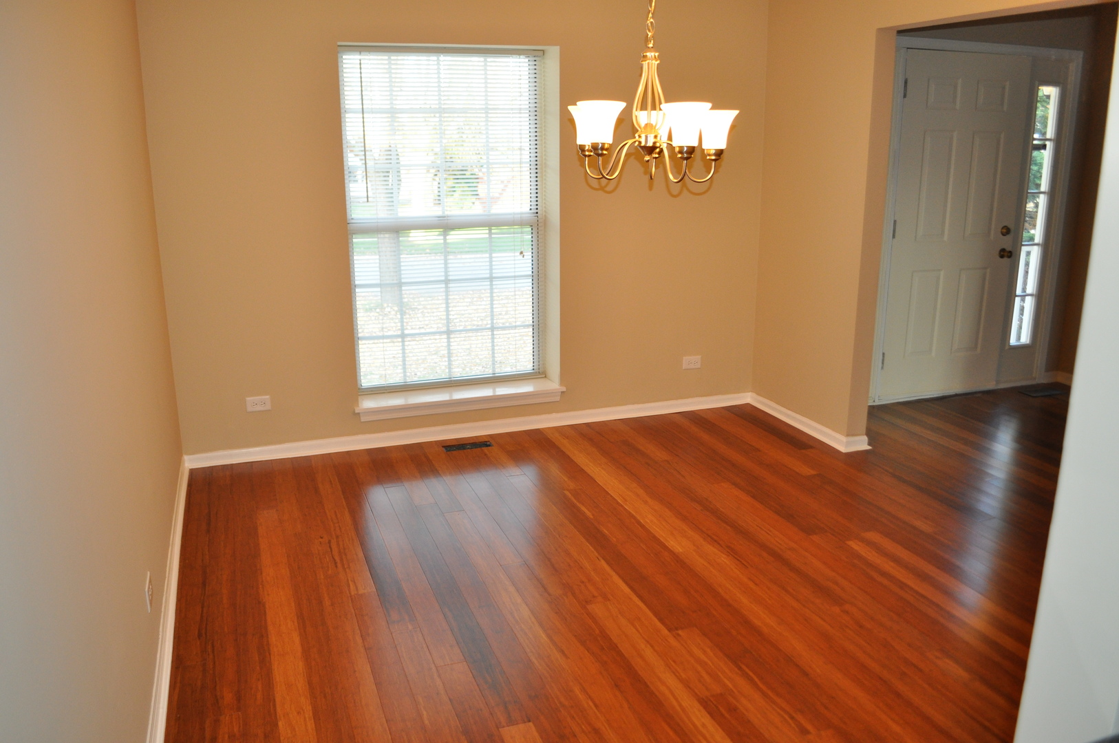 15 Whispering Drive, Streamwood, IL 60107