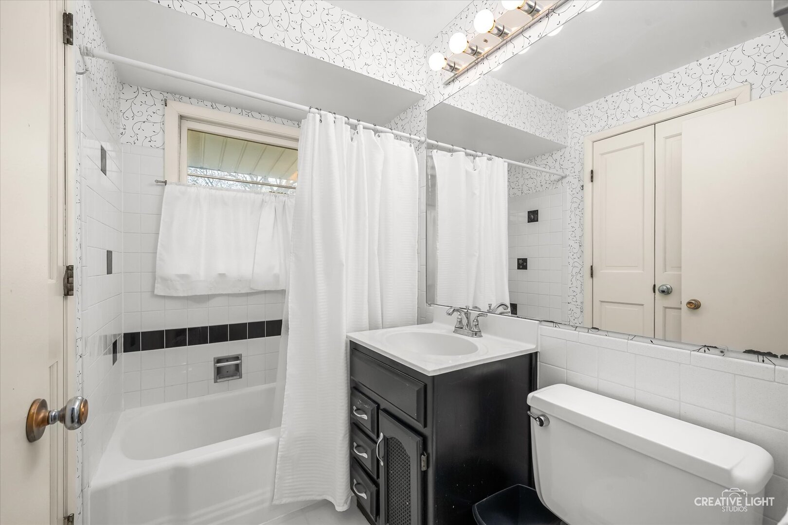 105 Wilson Place, Oswego, IL 60543