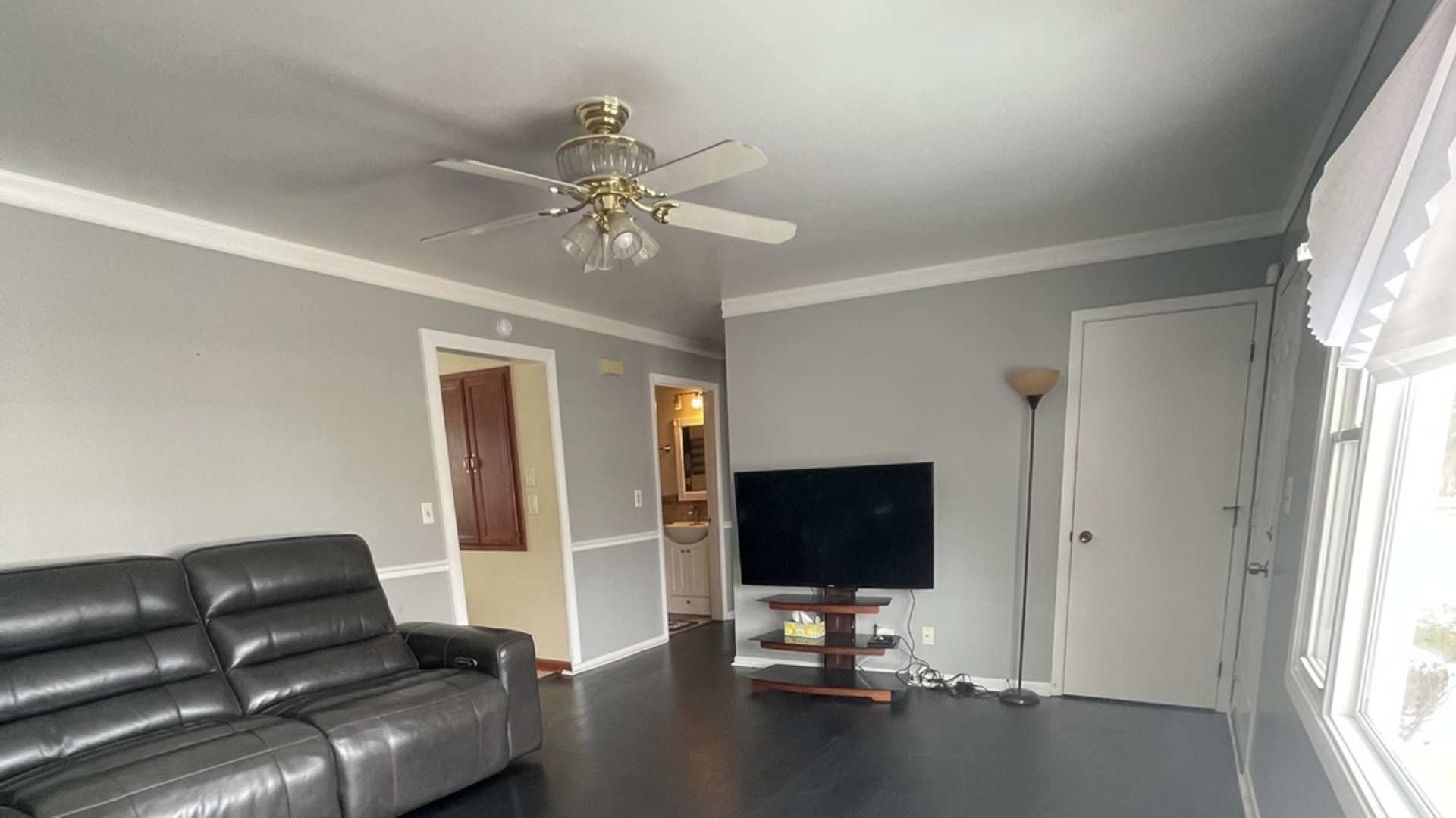 690 Renee Drive, South Elgin, IL 60177