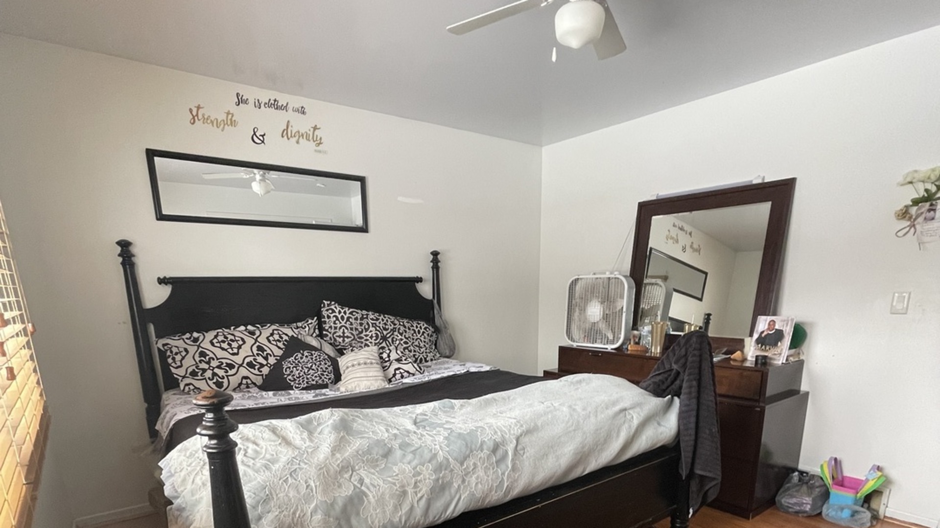 690 Renee Drive, South Elgin, IL 60177