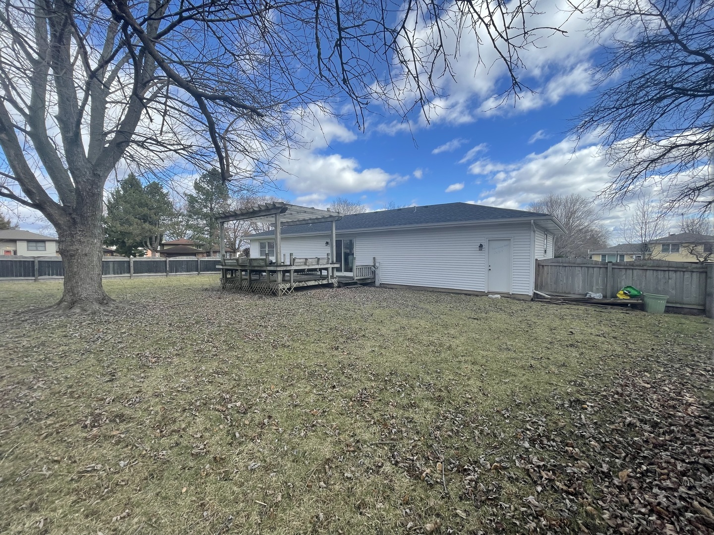 690 Renee Drive, South Elgin, IL 60177