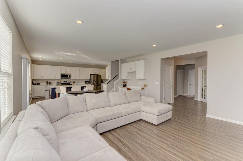 1189 Marlisle Drive, Hampshire, IL 60140