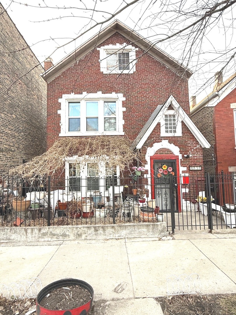 2252 S Sacramento Avenue, Chicago, IL 60623