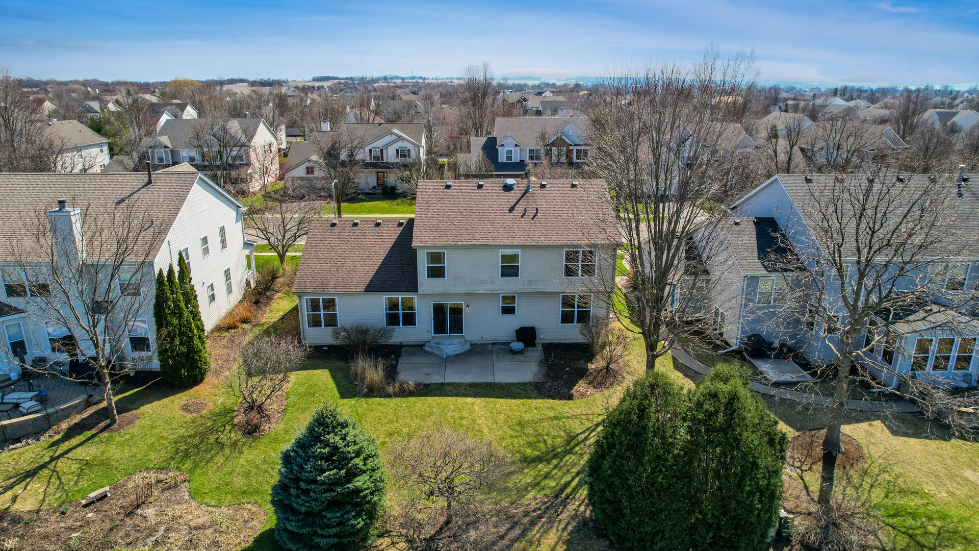 223 Ashcroft Lane, Oswego, IL 60543