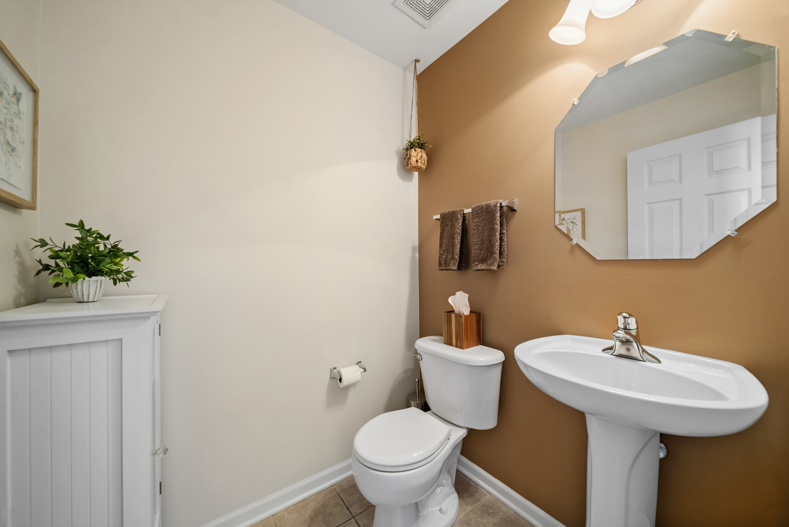 223 Ashcroft Lane, Oswego, IL 60543