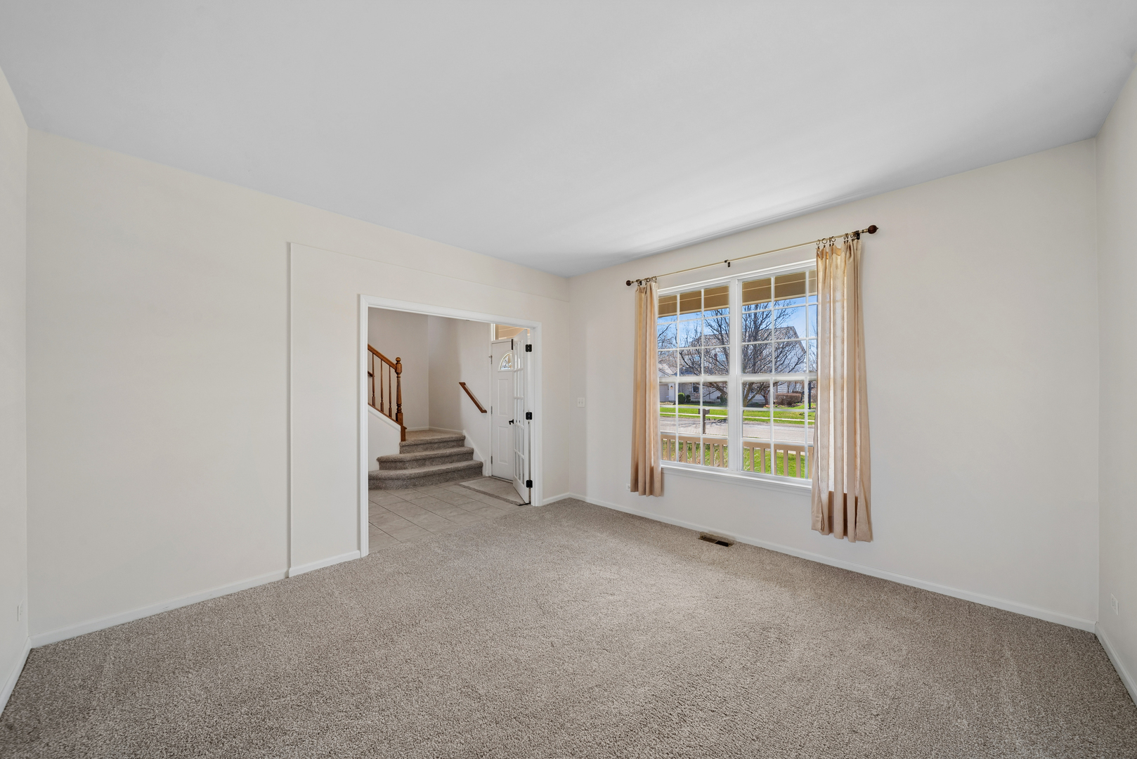 223 Ashcroft Lane, Oswego, IL 60543