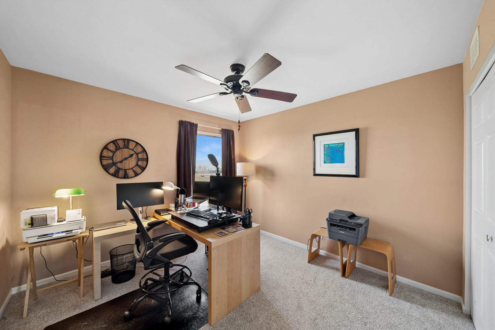 223 Ashcroft Lane, Oswego, IL 60543