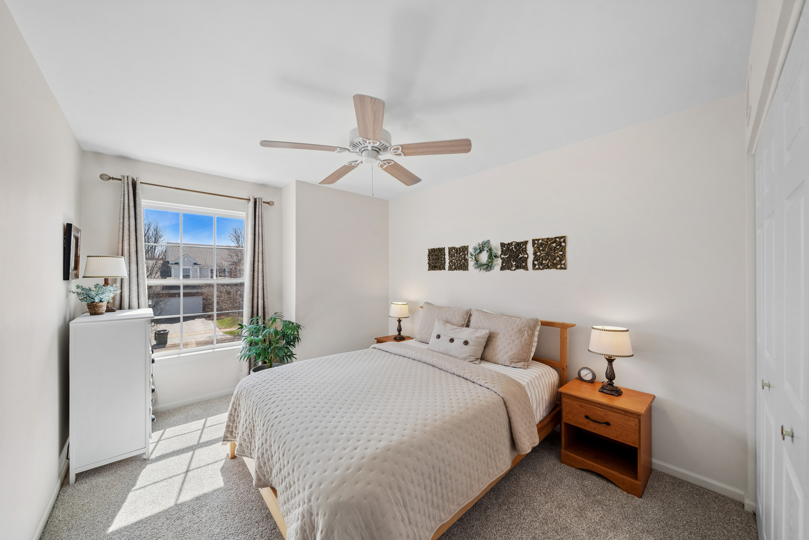 223 Ashcroft Lane, Oswego, IL 60543