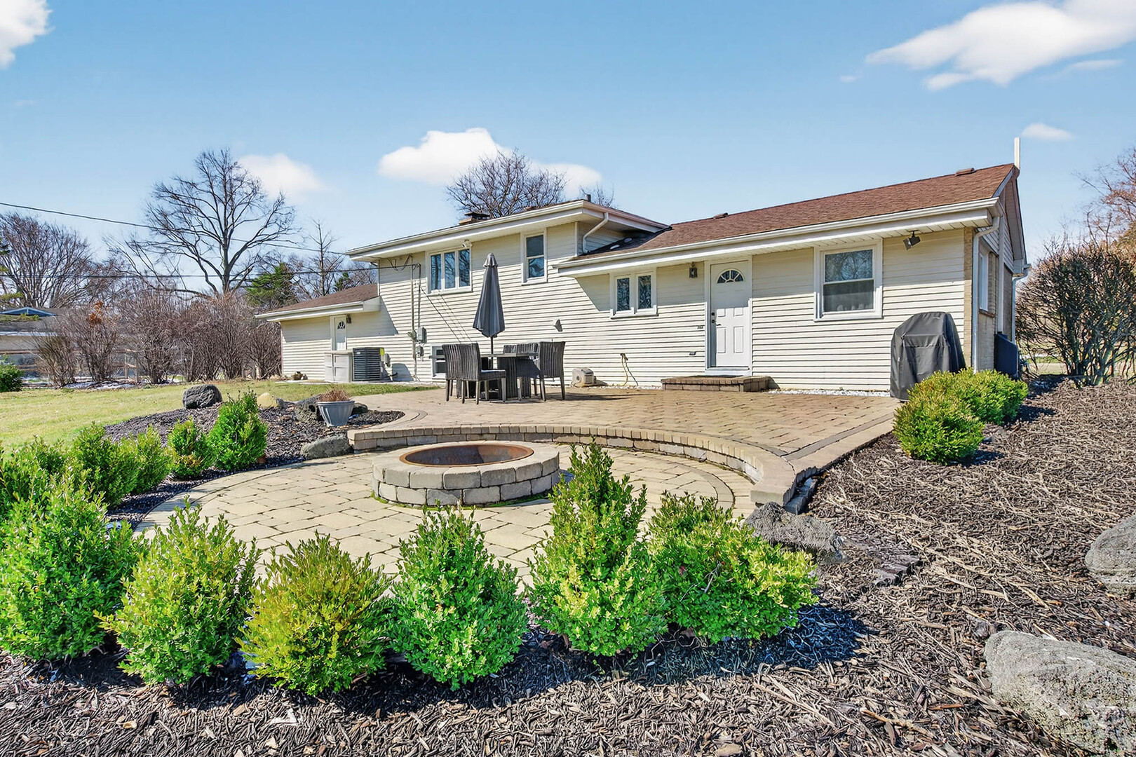 113 S Wedgewood Drive, Barrington, IL 60010