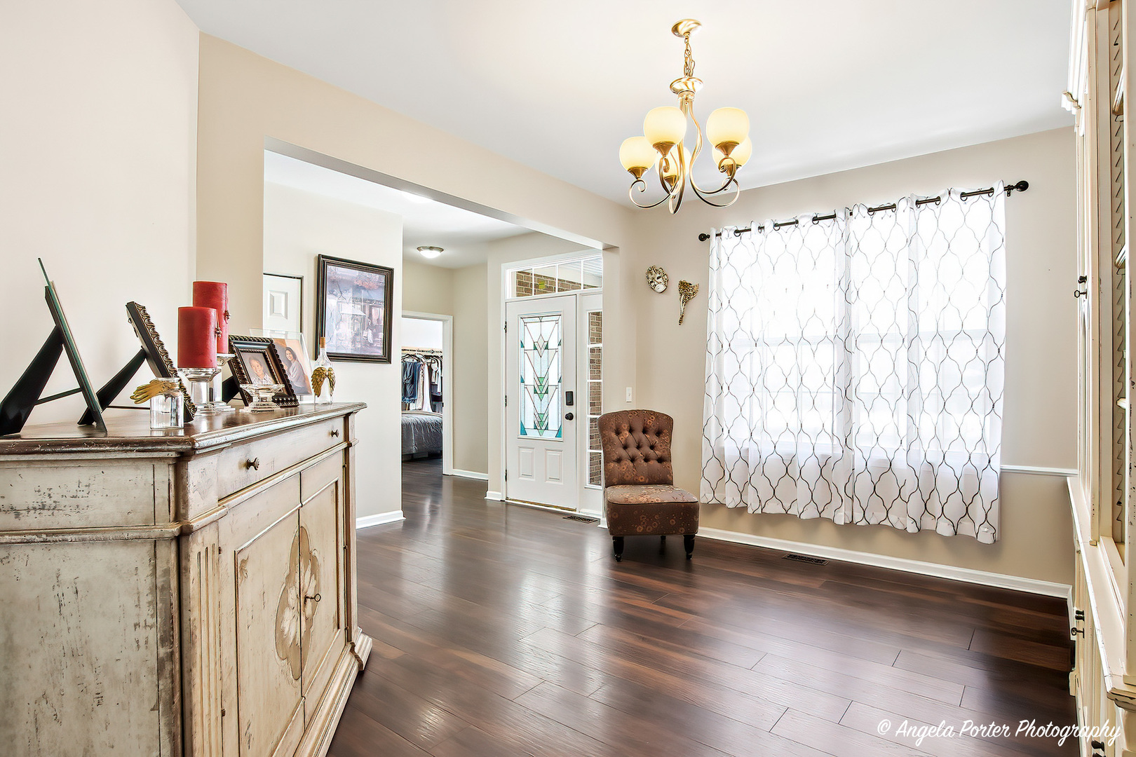 1906 Hillside Lane, McHenry, IL 60051