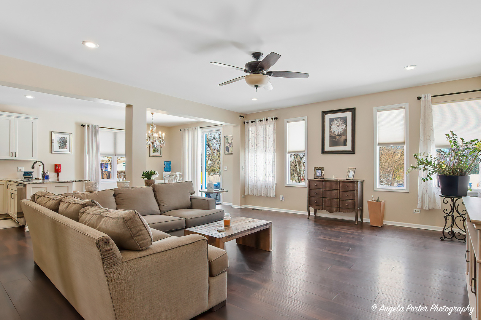 1906 Hillside Lane, McHenry, IL 60051