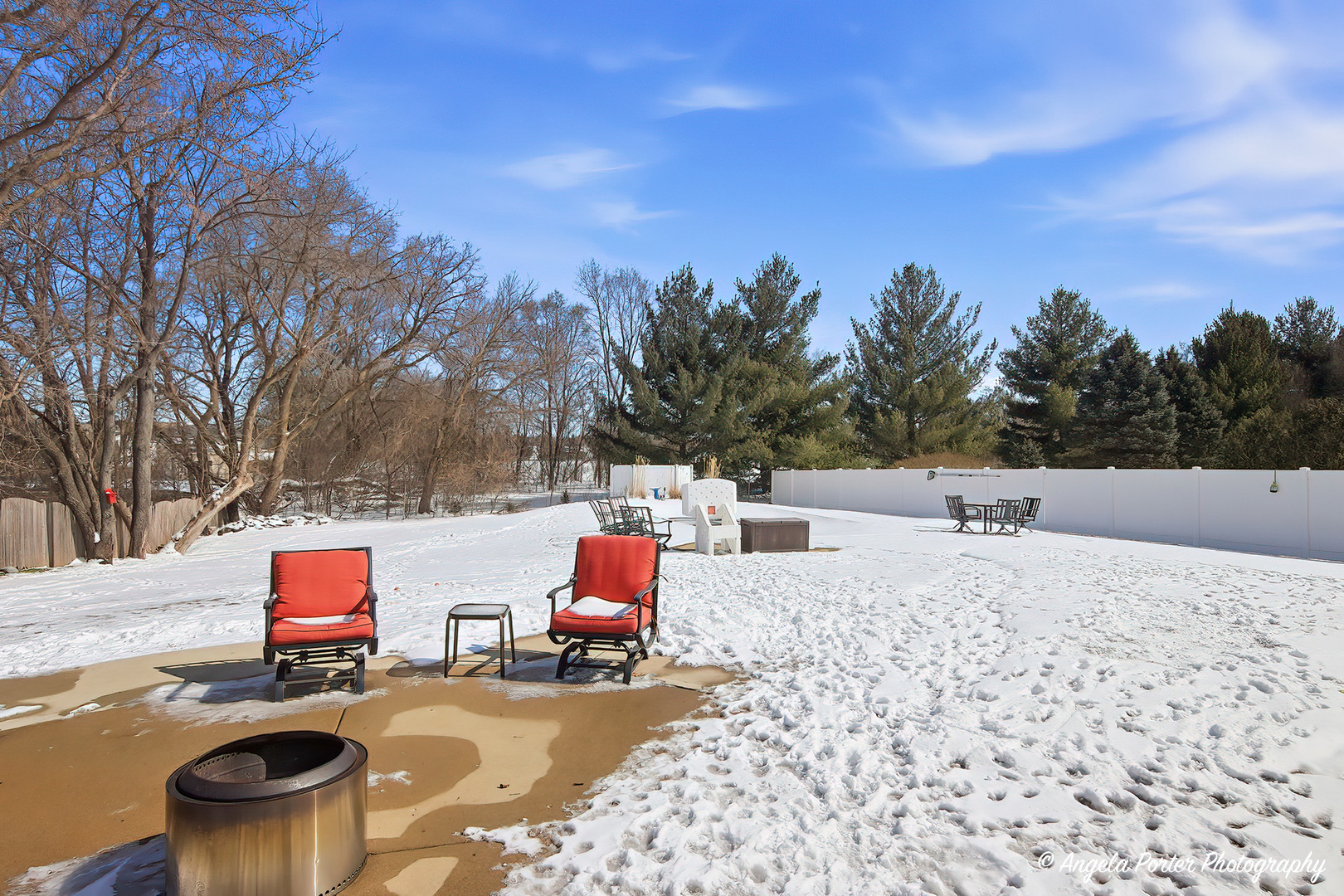 1906 Hillside Lane, McHenry, IL 60051