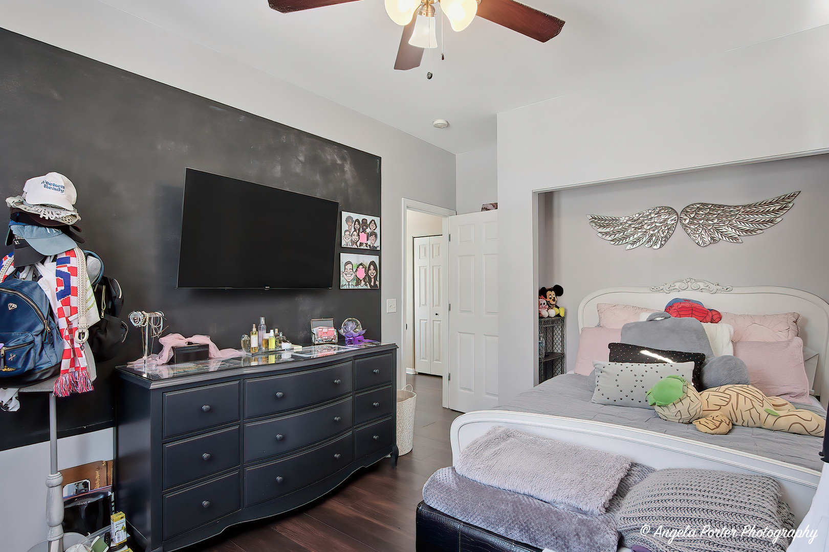 1906 Hillside Lane, McHenry, IL 60051