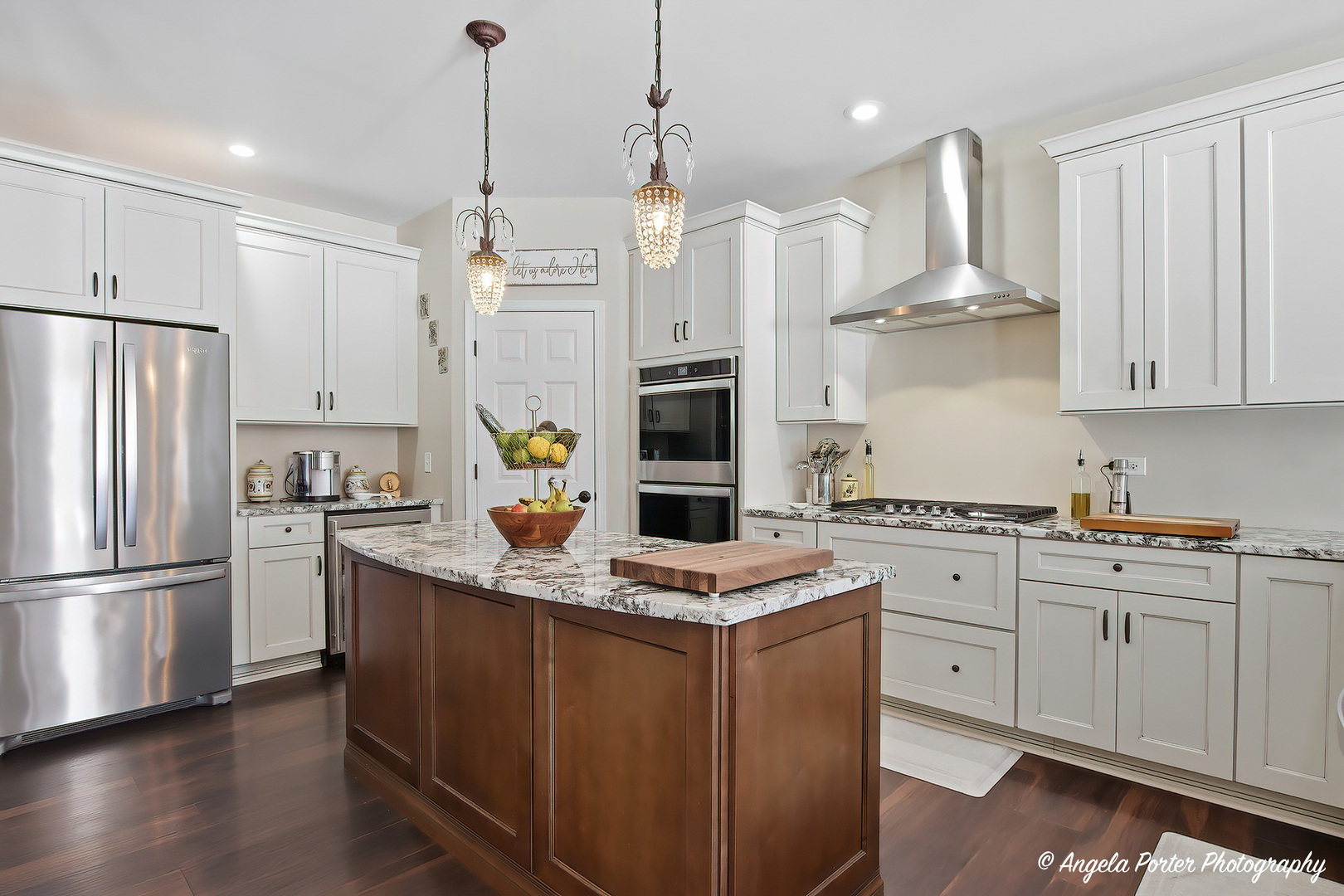 1906 Hillside Lane, McHenry, IL 60051