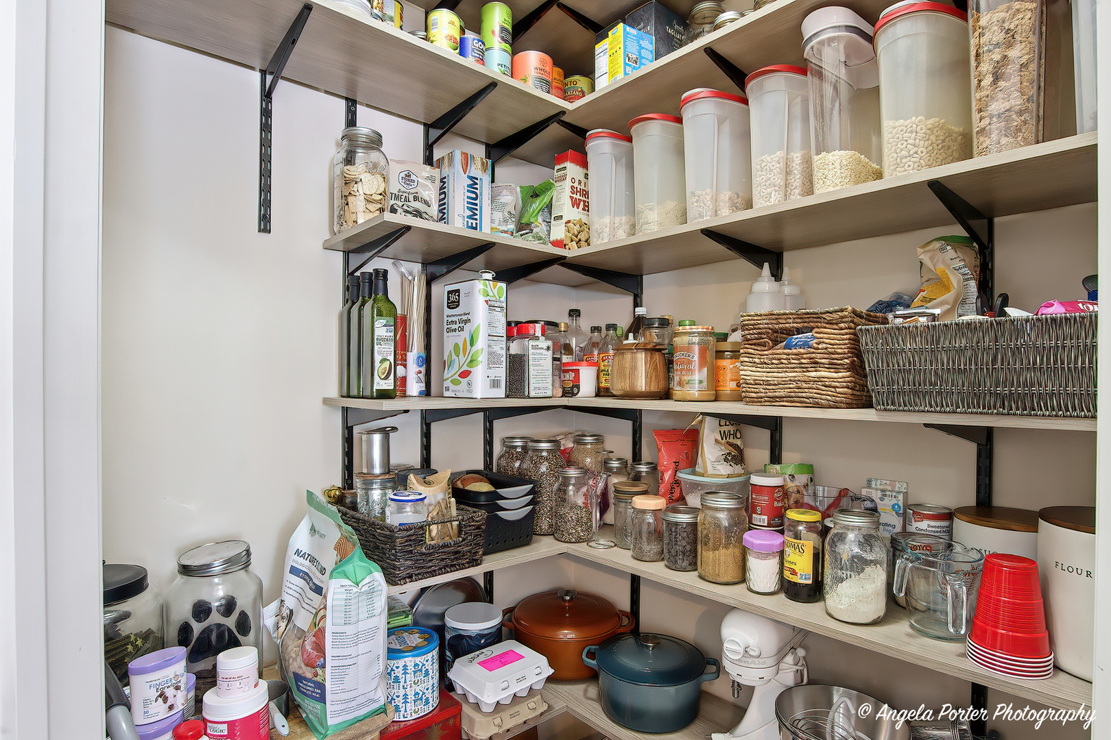 1906 Hillside Lane, McHenry, IL 60051