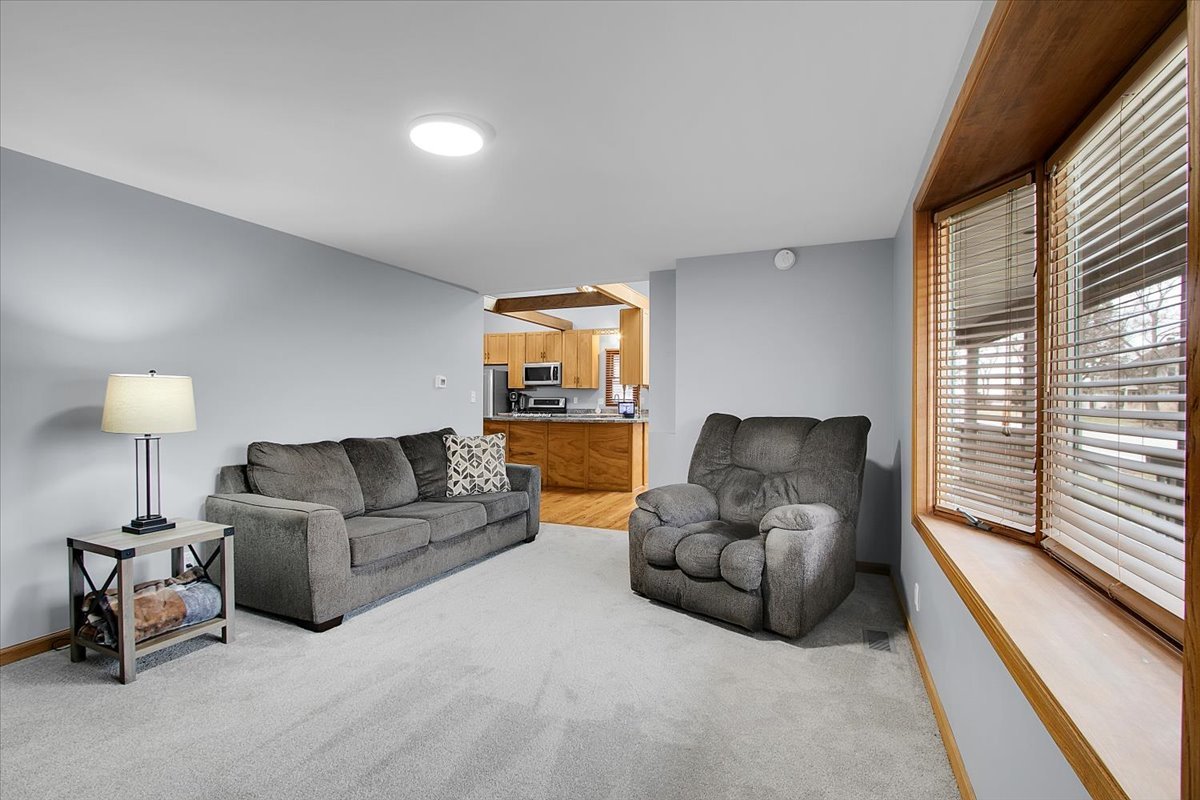 6393 Chicago Road, Yorkville, IL 60560