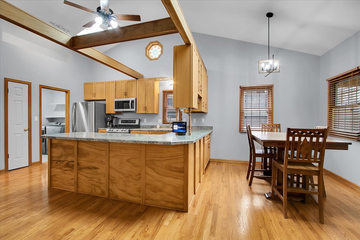 6393 Chicago Road, Yorkville, IL 60560