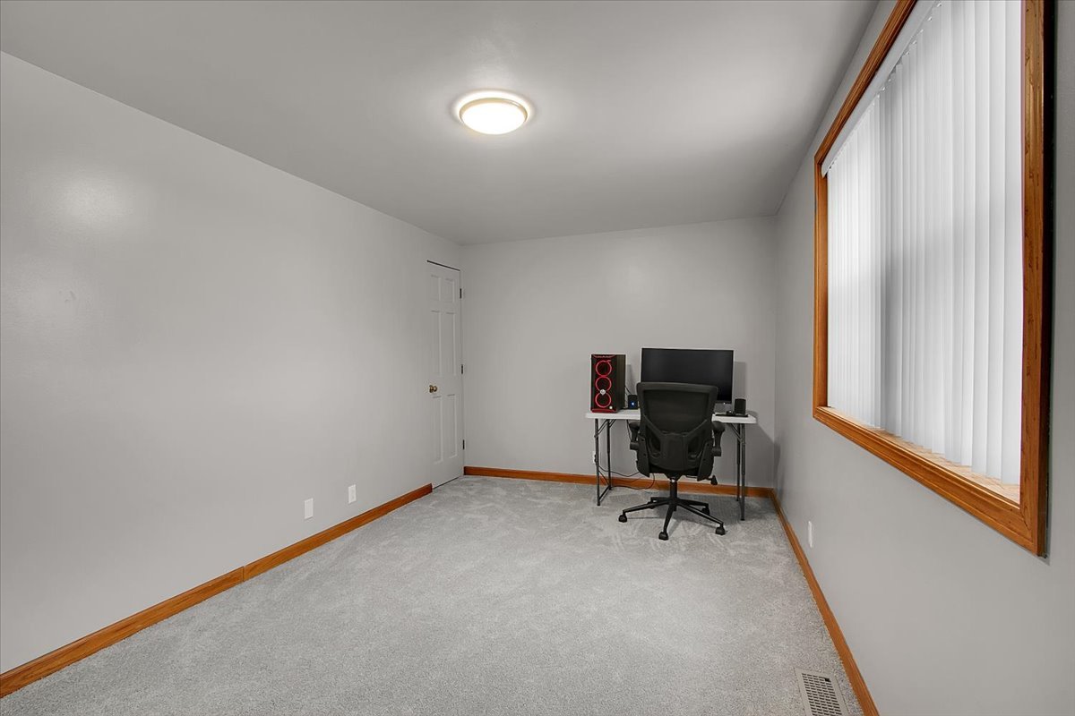 6393 Chicago Road, Yorkville, IL 60560