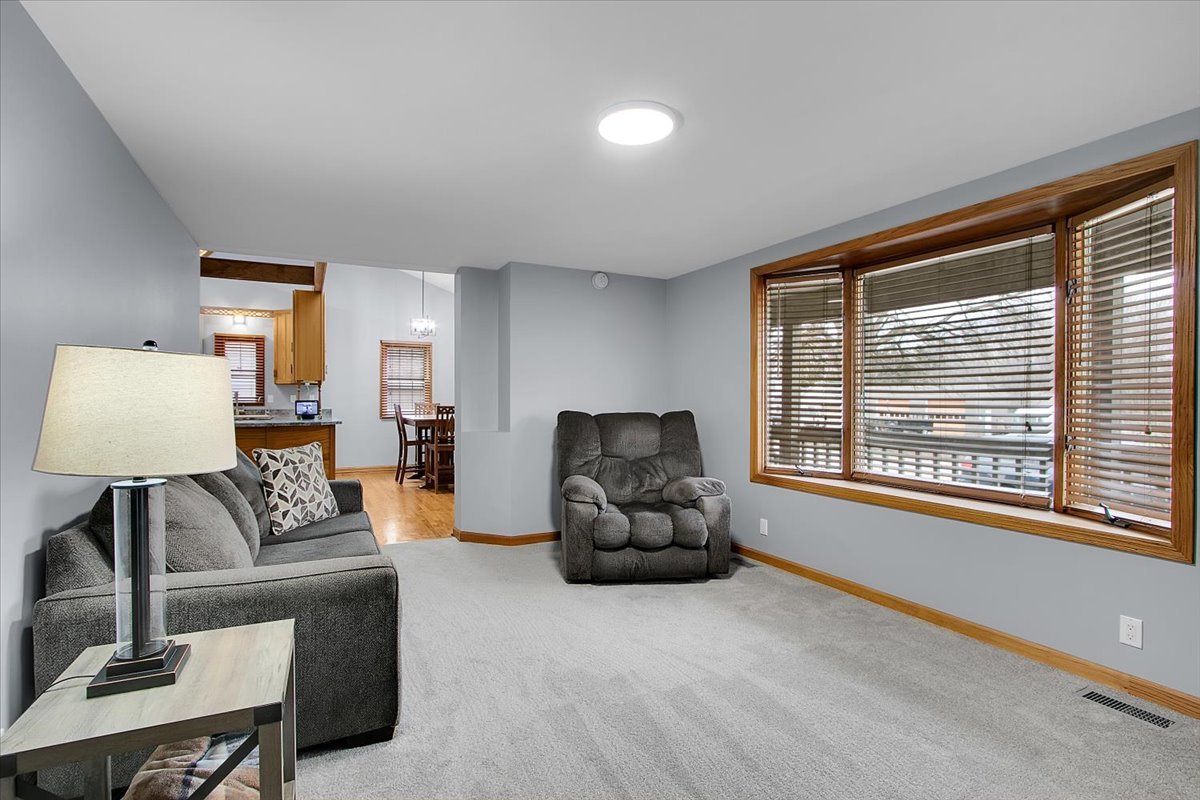 6393 Chicago Road, Yorkville, IL 60560