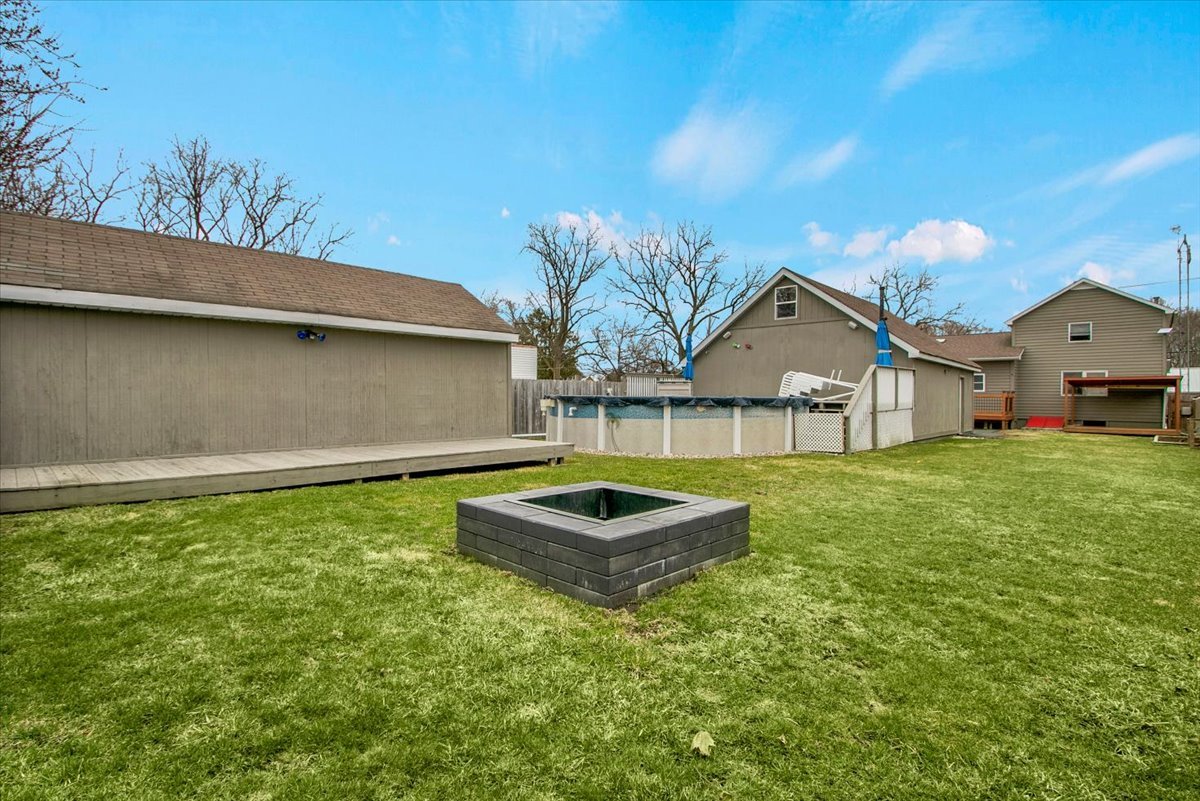 6393 Chicago Road, Yorkville, IL 60560