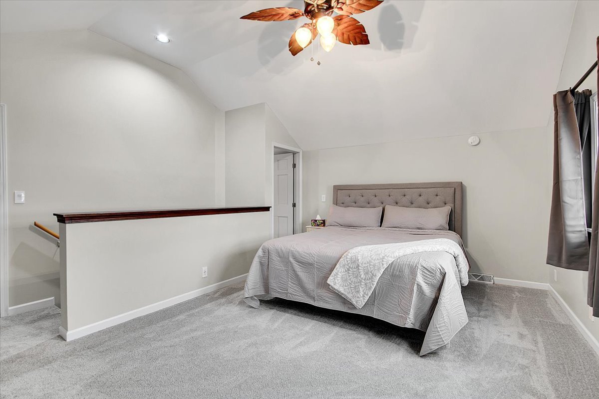 6393 Chicago Road, Yorkville, IL 60560