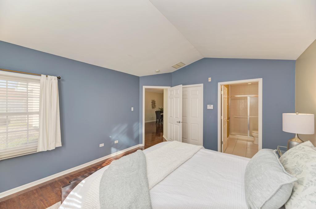 833 HAVENSHIRE Road #833, Naperville, IL 60565