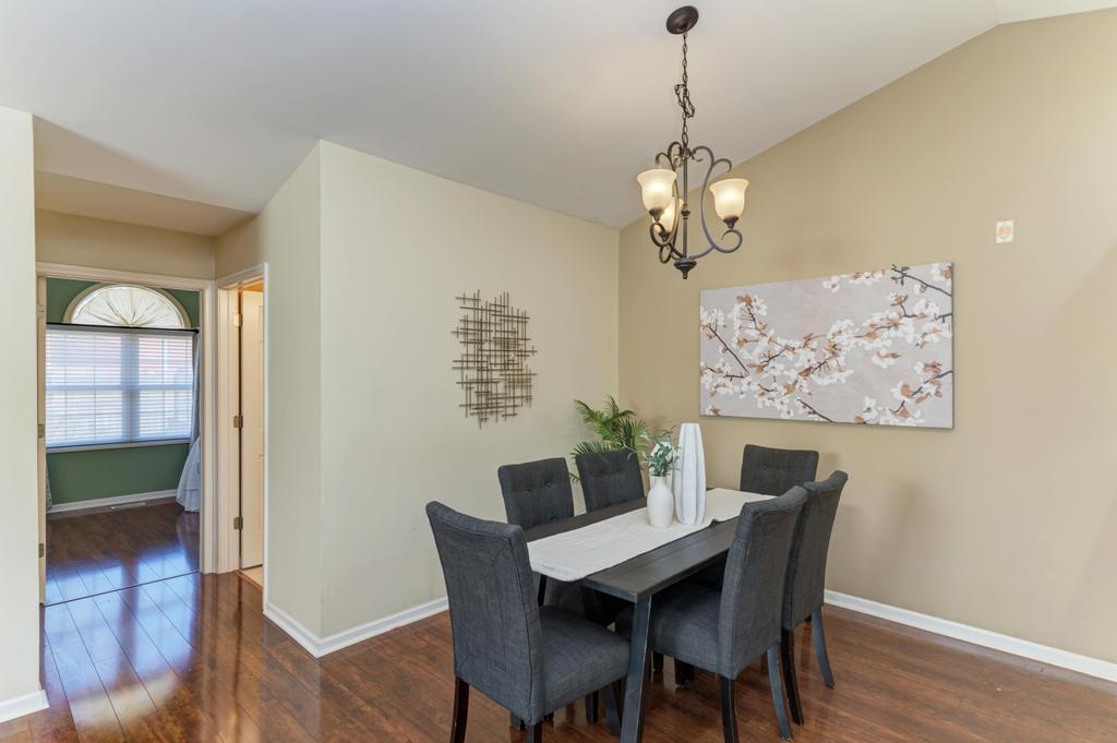 833 HAVENSHIRE Road #833, Naperville, IL 60565