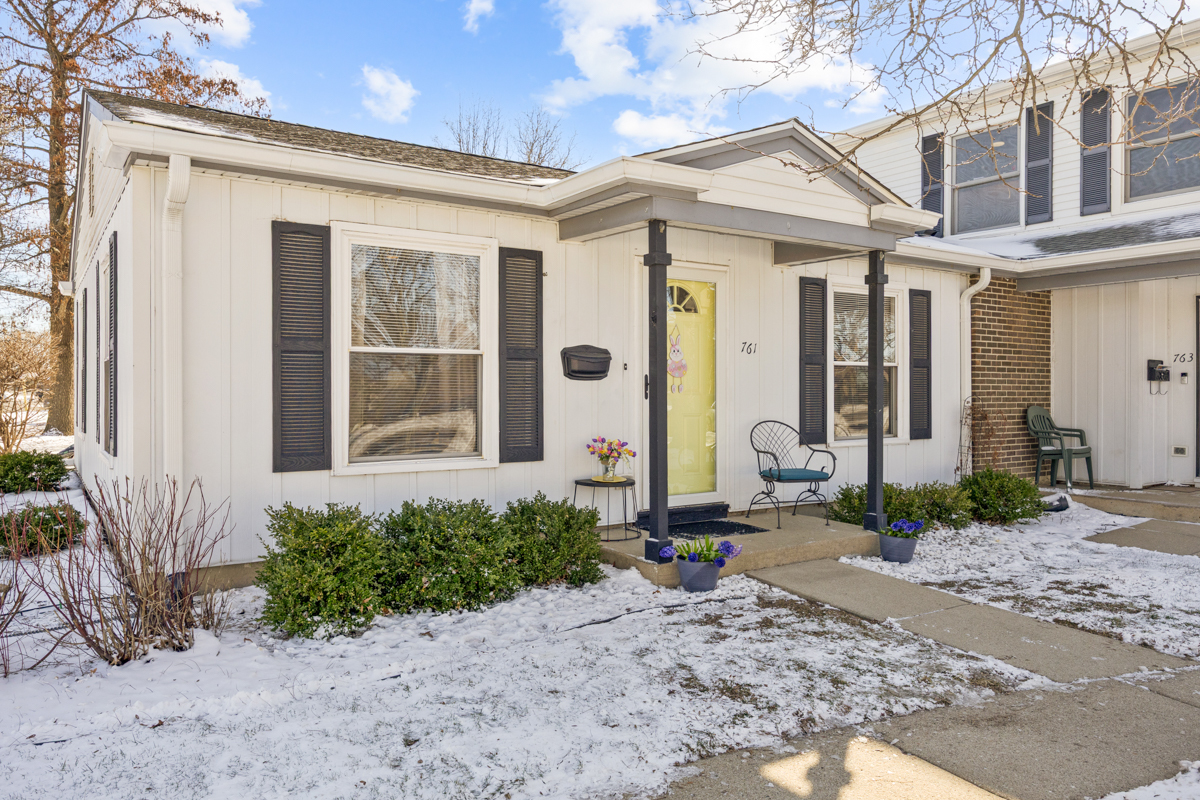761 Wellington Avenue #761, Elk Grove Village, IL 60007