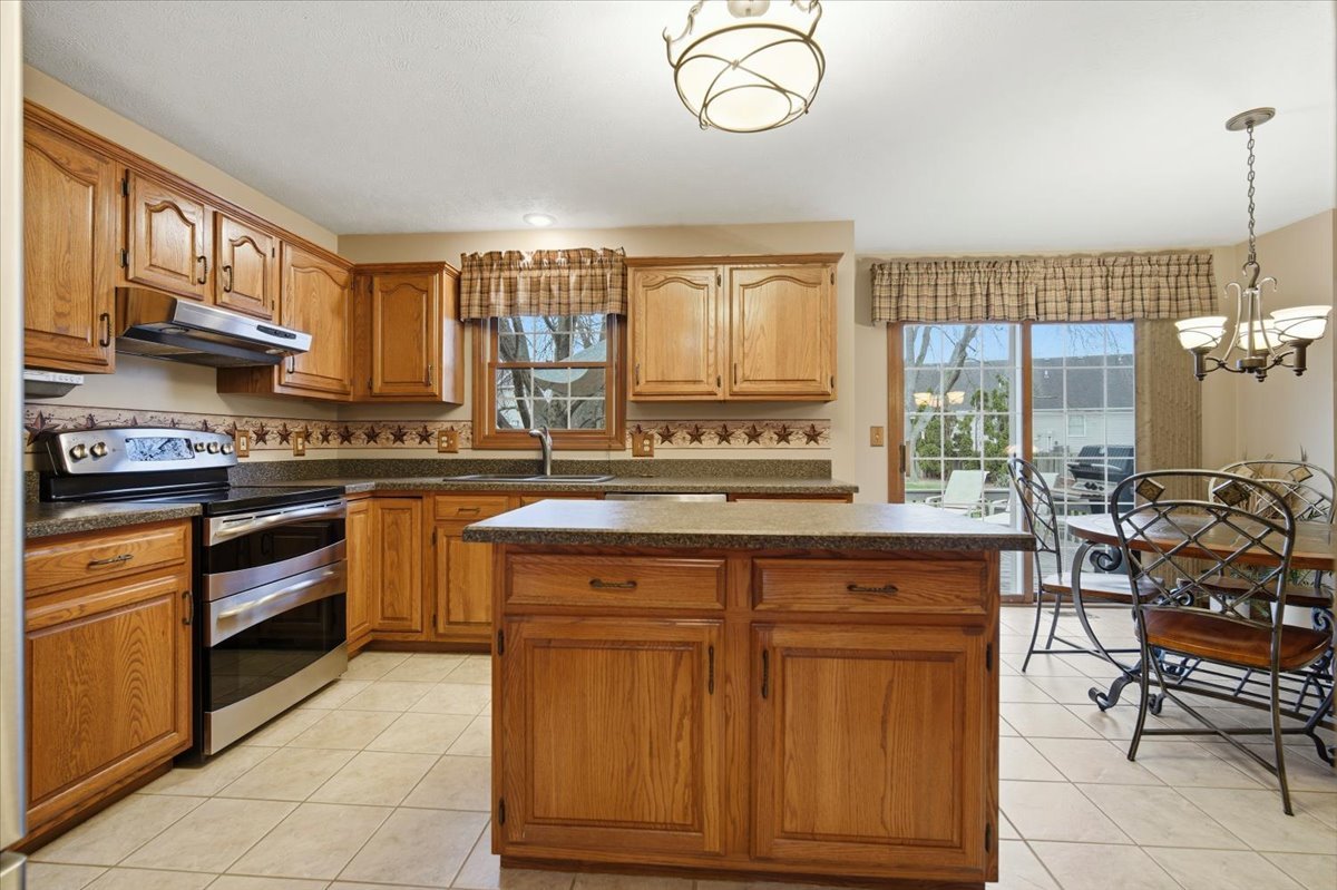 1209 Hanson Drive, Normal, IL 61761