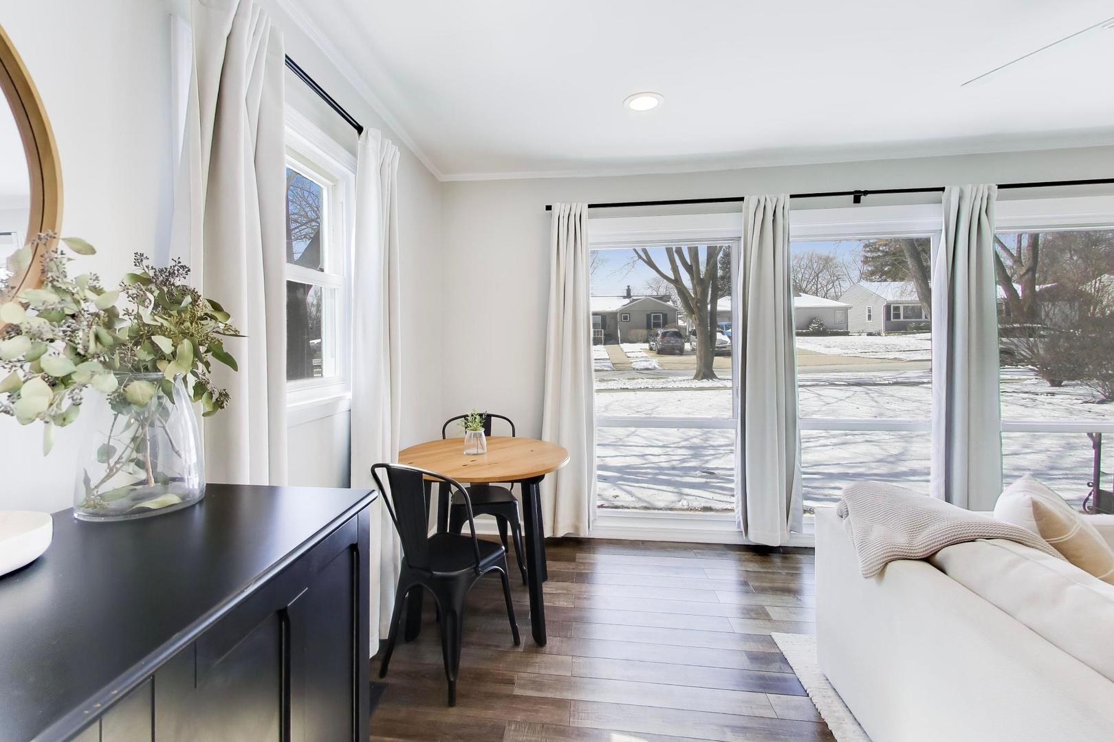 315 S Morgan Avenue, Wheaton, IL 60187