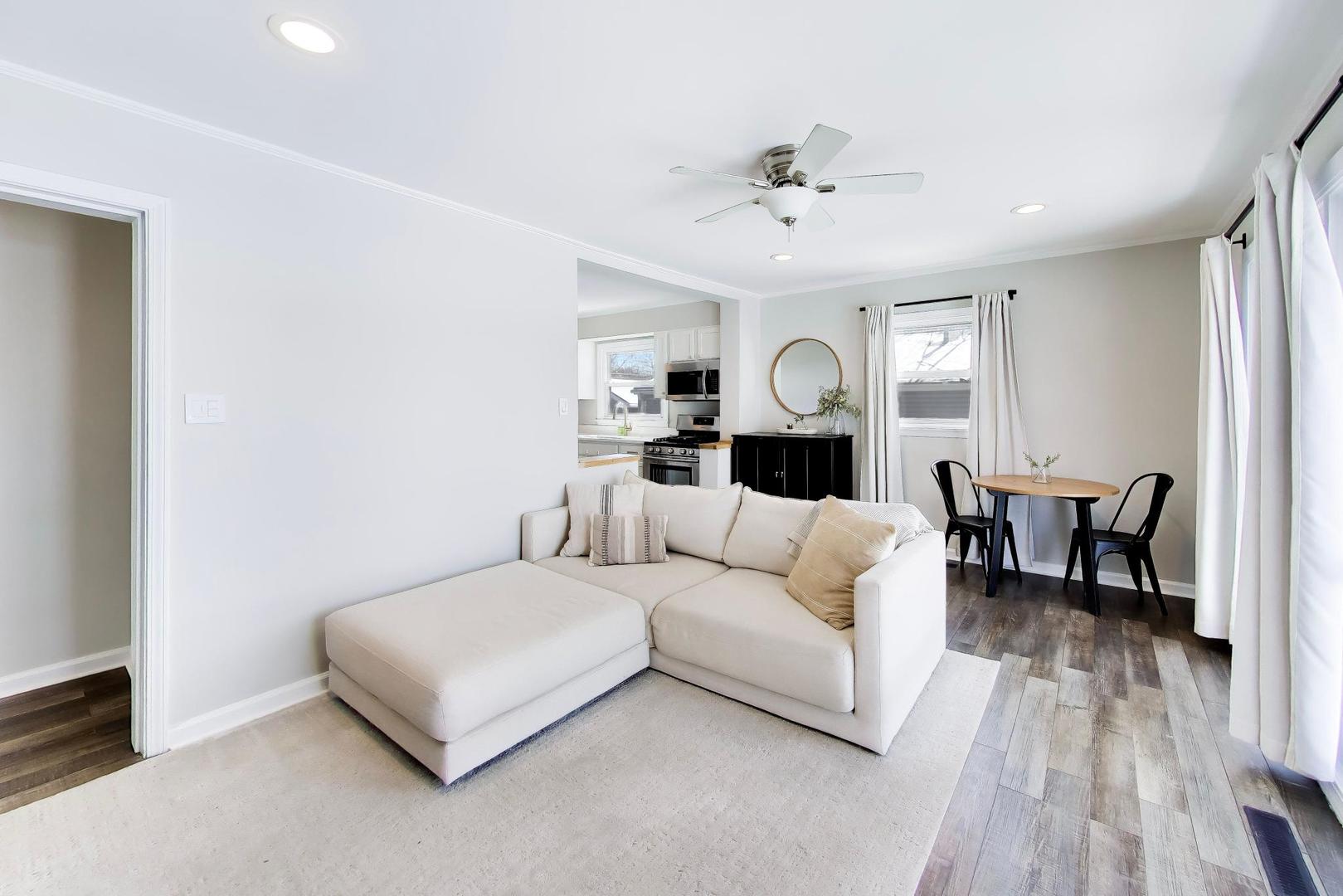 315 S Morgan Avenue, Wheaton, IL 60187