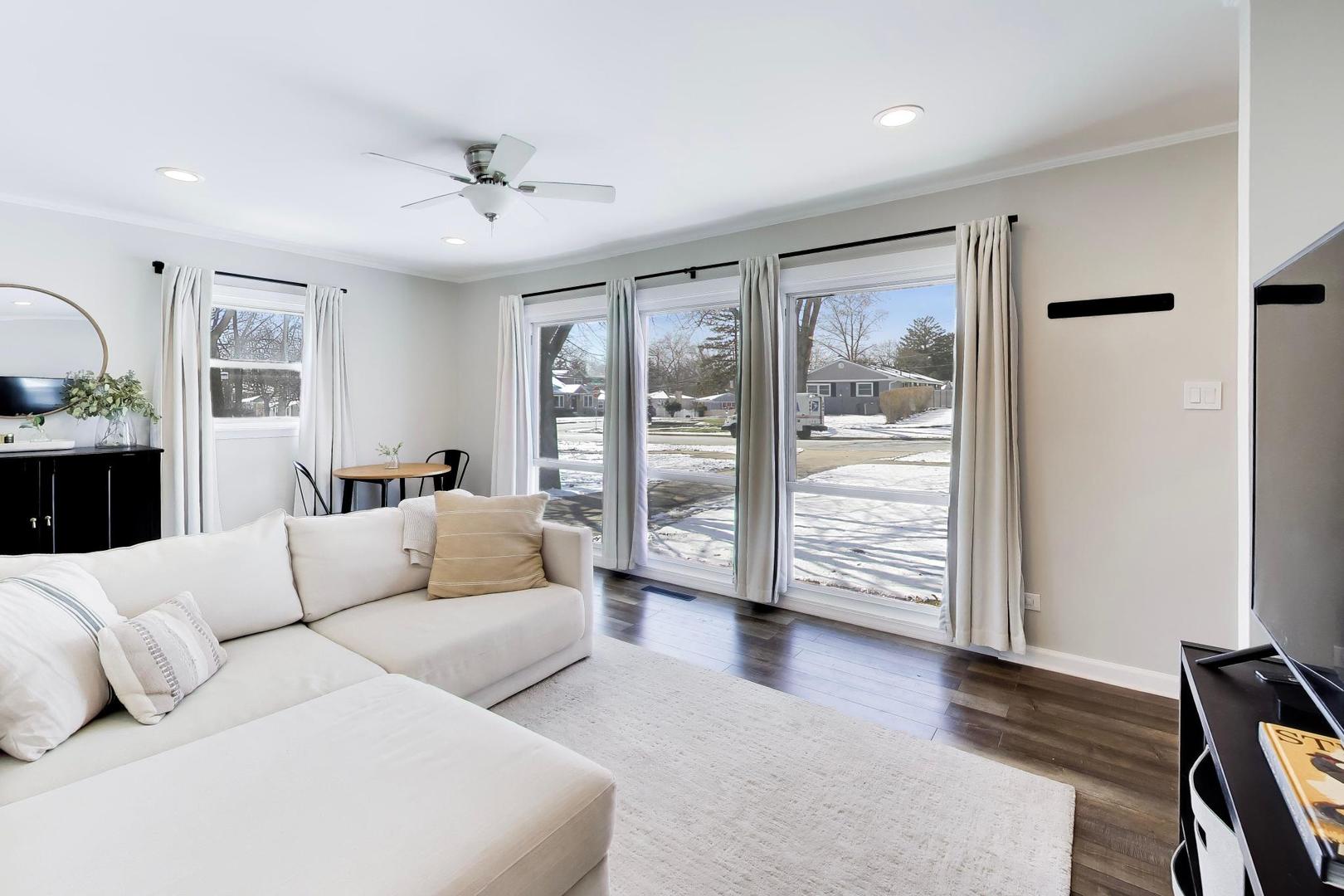 315 S Morgan Avenue, Wheaton, IL 60187