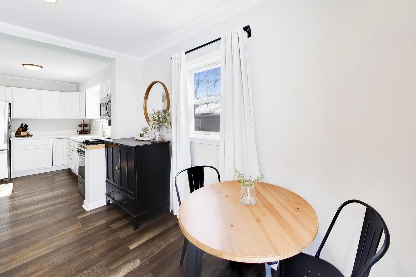 315 S Morgan Avenue, Wheaton, IL 60187