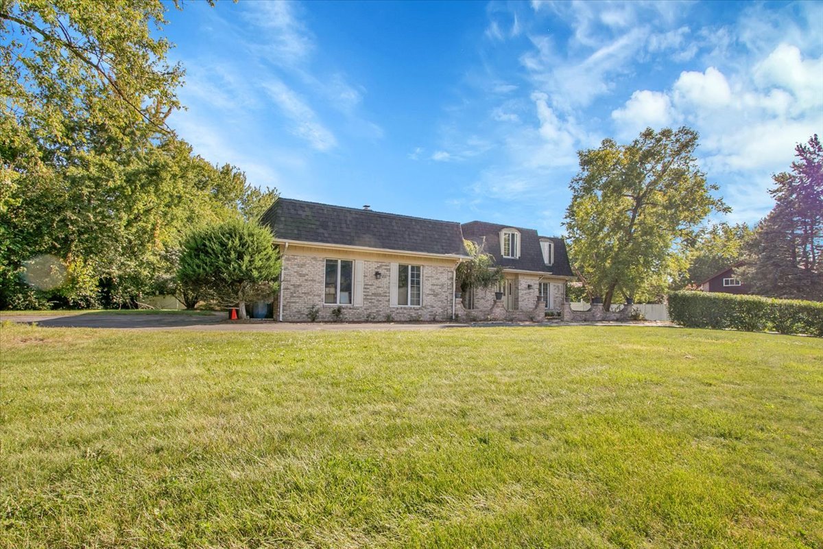 3033 E Hickory Lane, Crete, IL 60417