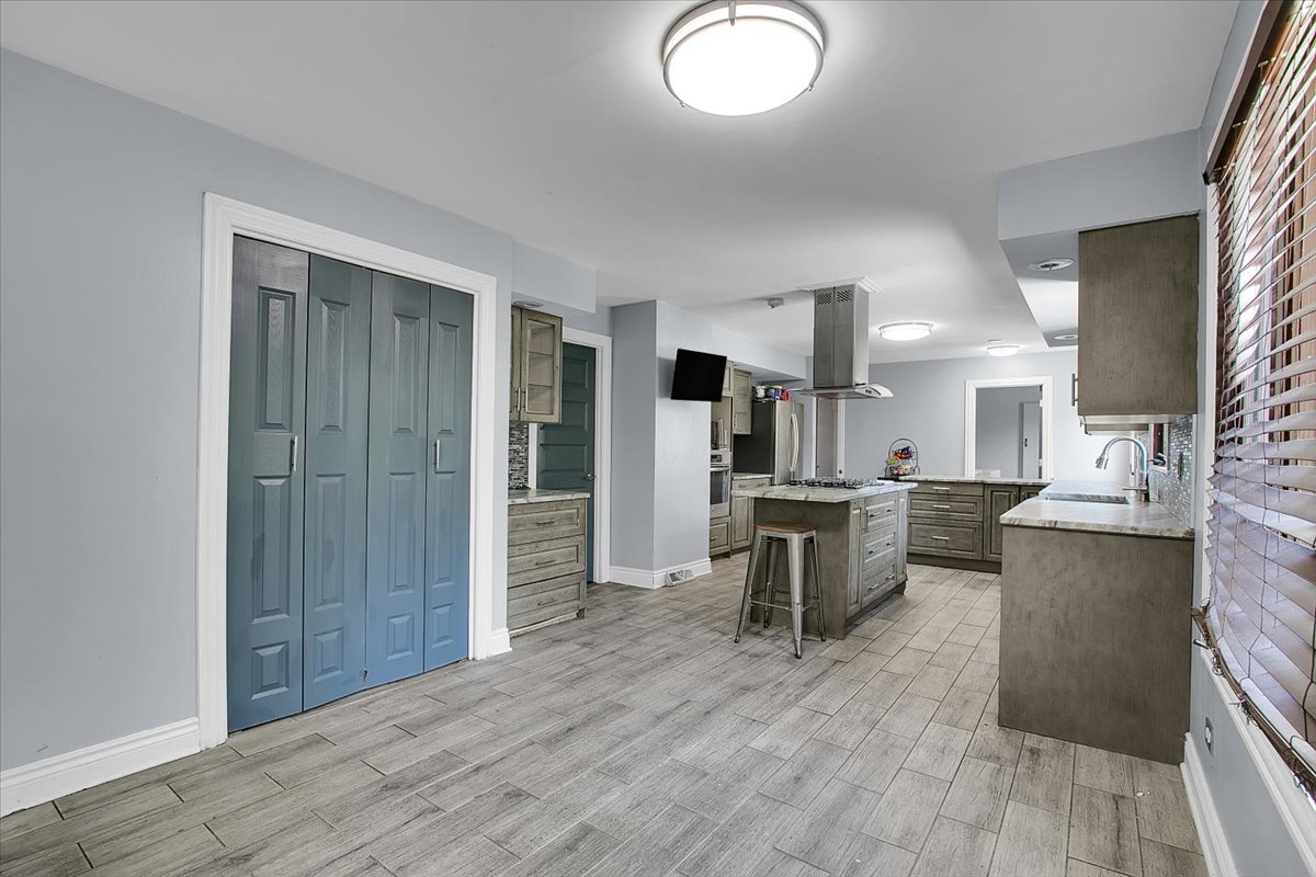 3033 E Hickory Lane, Crete, IL 60417