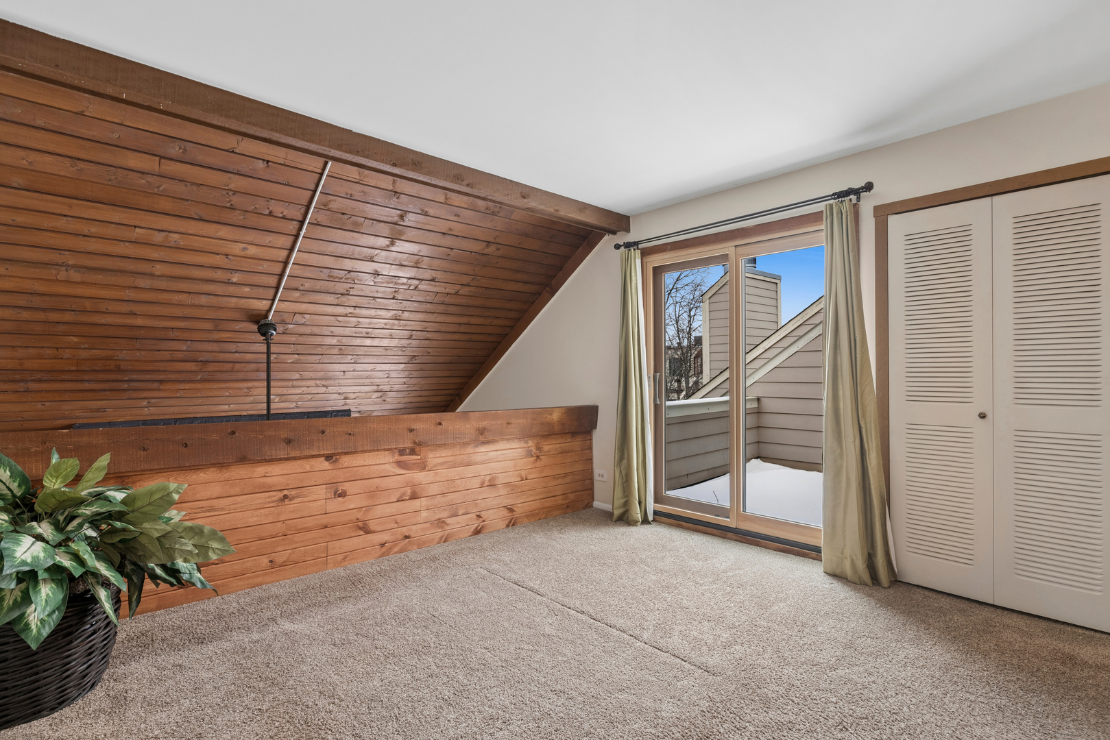 2930 Frontenac Street #207, North Chicago, IL 60064