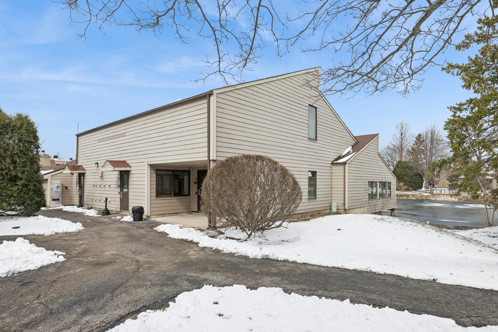 2930 Frontenac Street #207, North Chicago, IL 60064