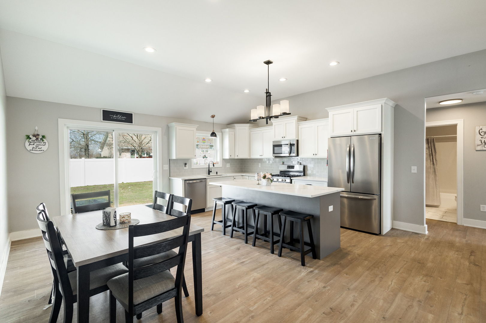 1059 Hummingbird Lane, Peotone, IL 60468