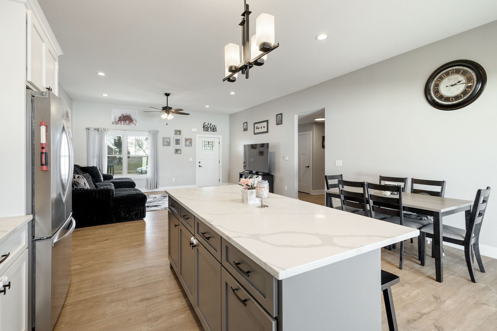 1059 Hummingbird Lane, Peotone, IL 60468