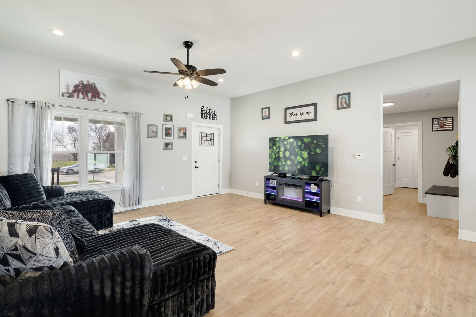 1059 Hummingbird Lane, Peotone, IL 60468