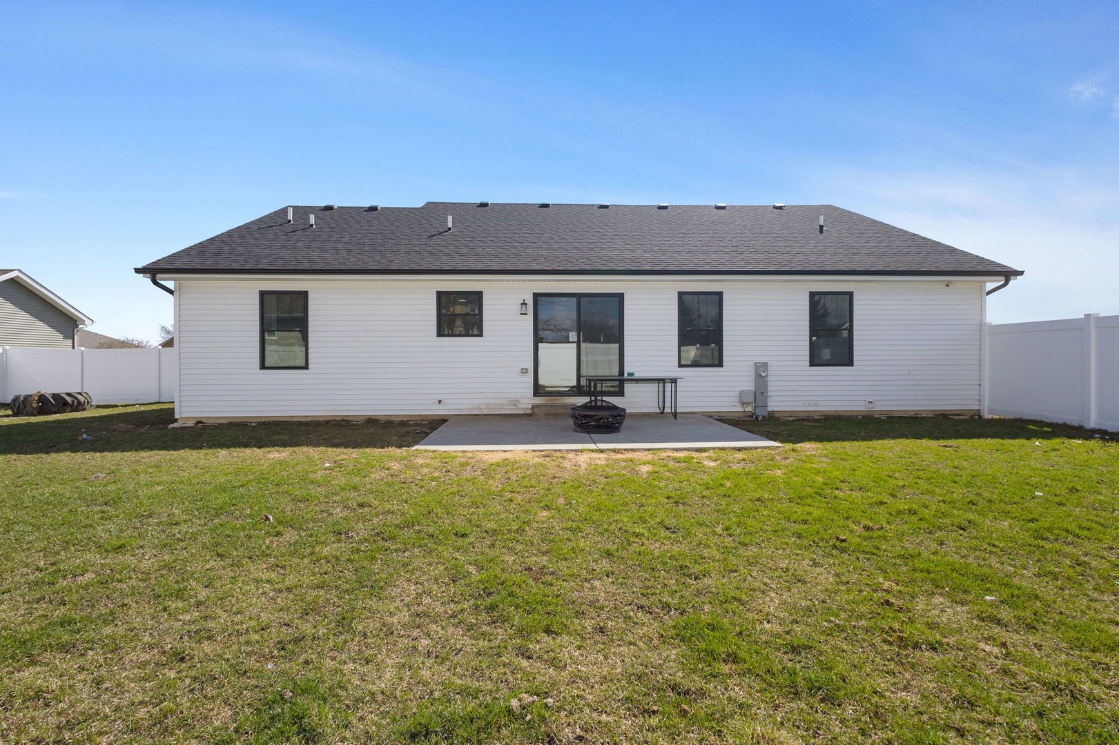 1059 Hummingbird Lane, Peotone, IL 60468