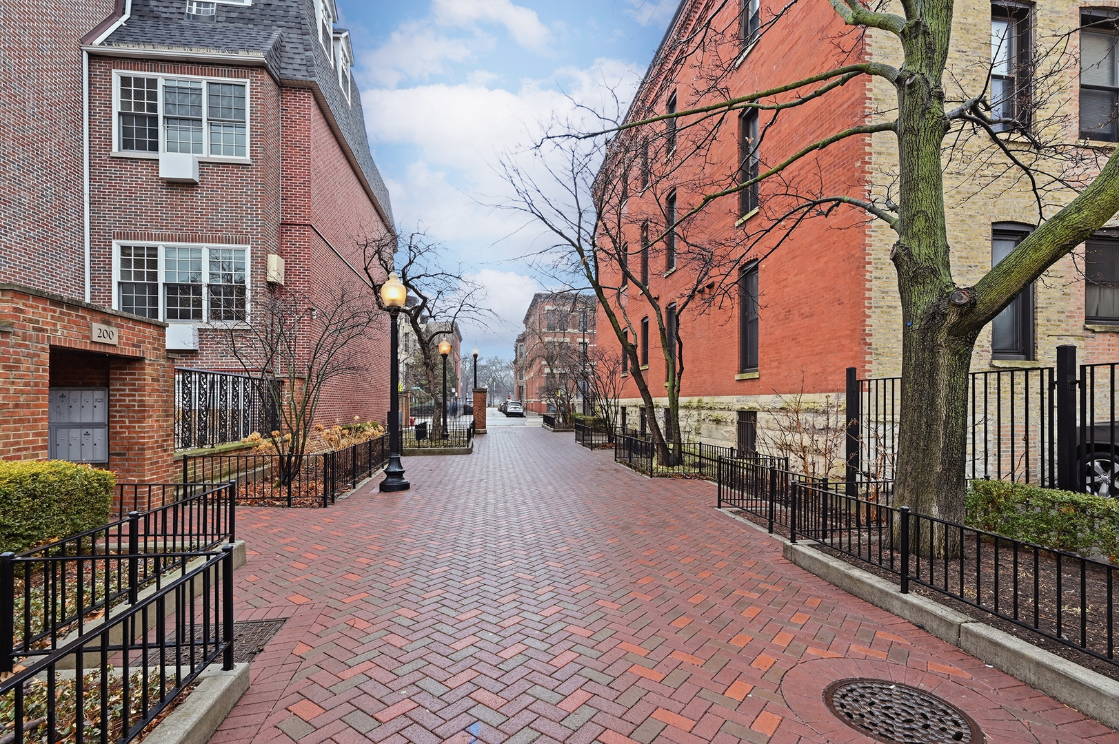 1760 N WELLS Street #2D, Chicago, IL 60614