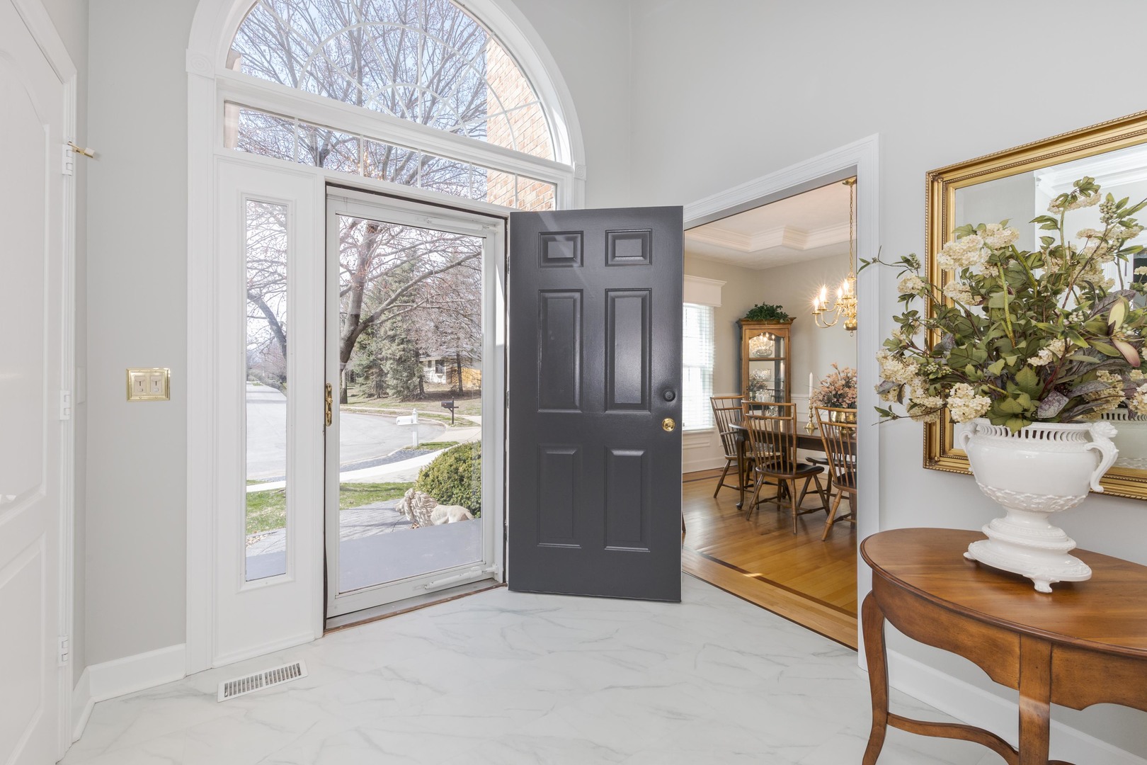 3 Jill Court, Bloomington, IL 61701