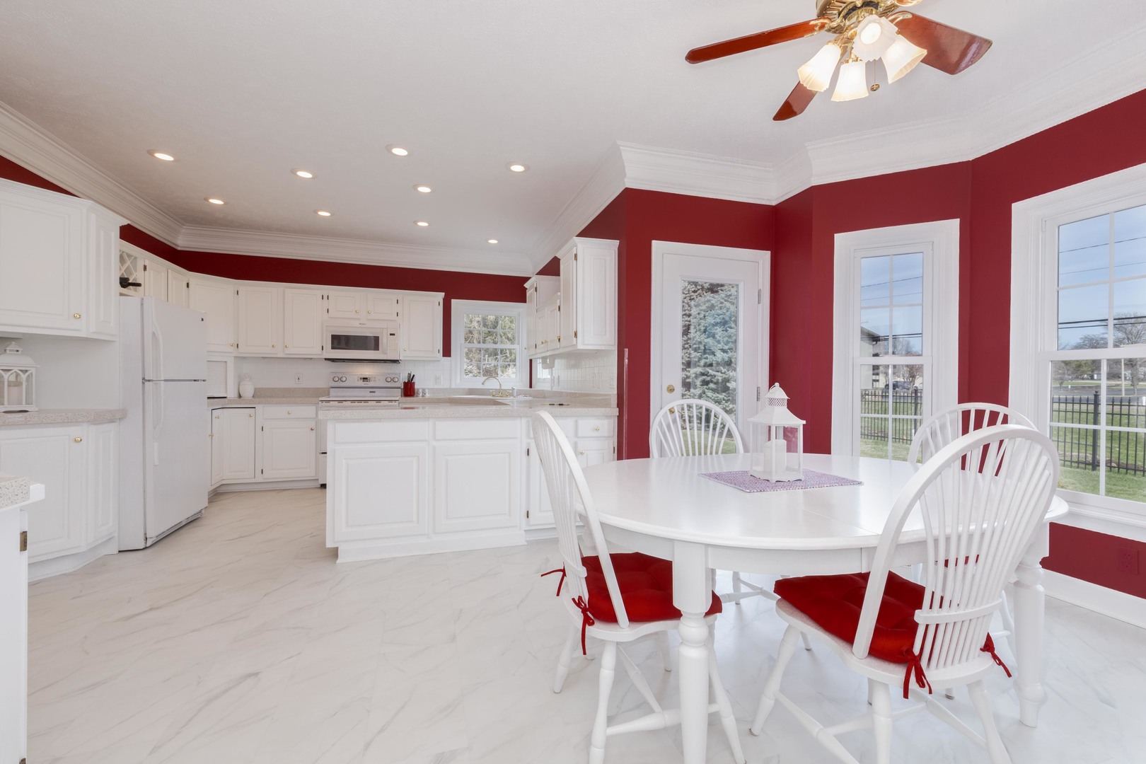 3 Jill Court, Bloomington, IL 61701