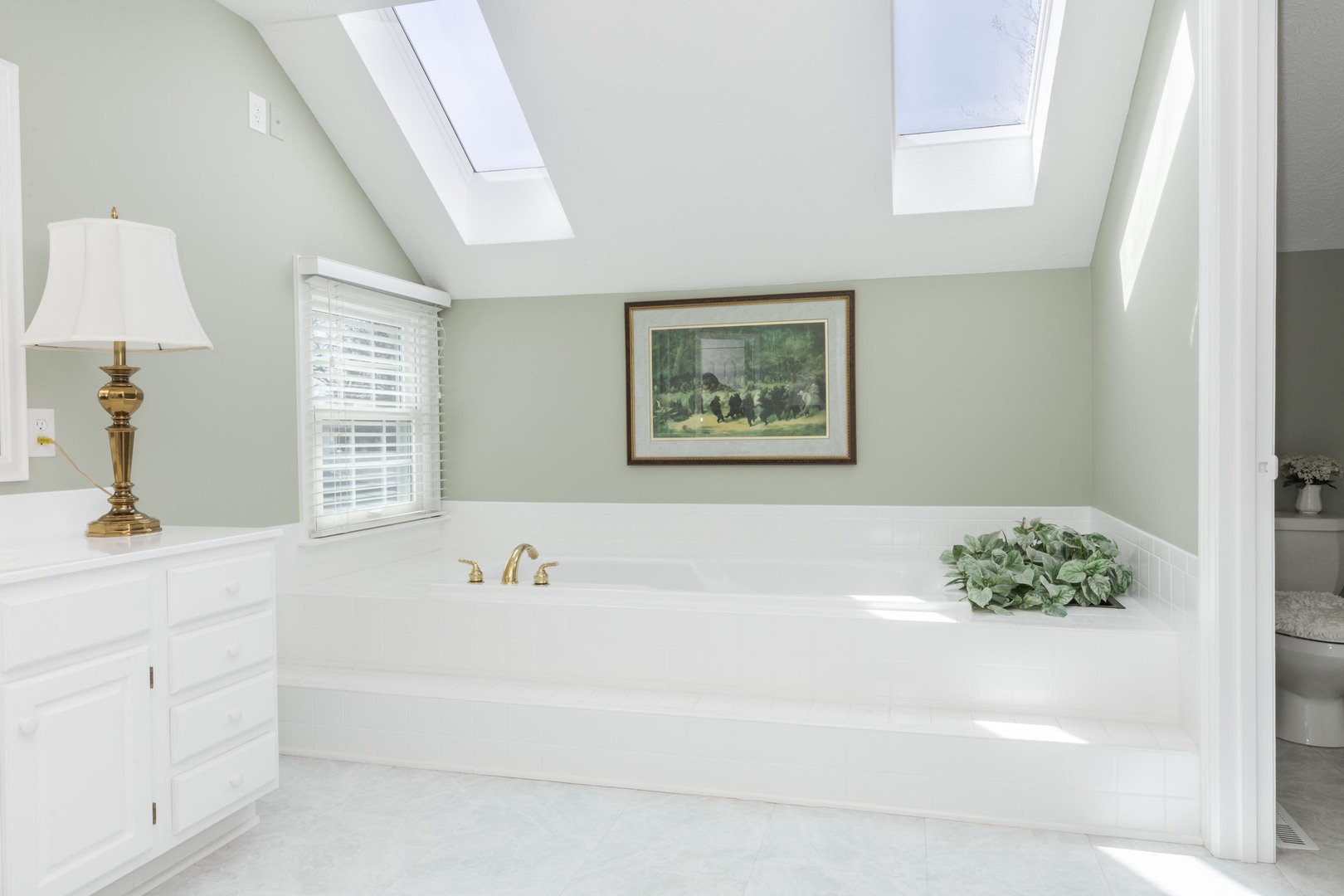 3 Jill Court, Bloomington, IL 61701