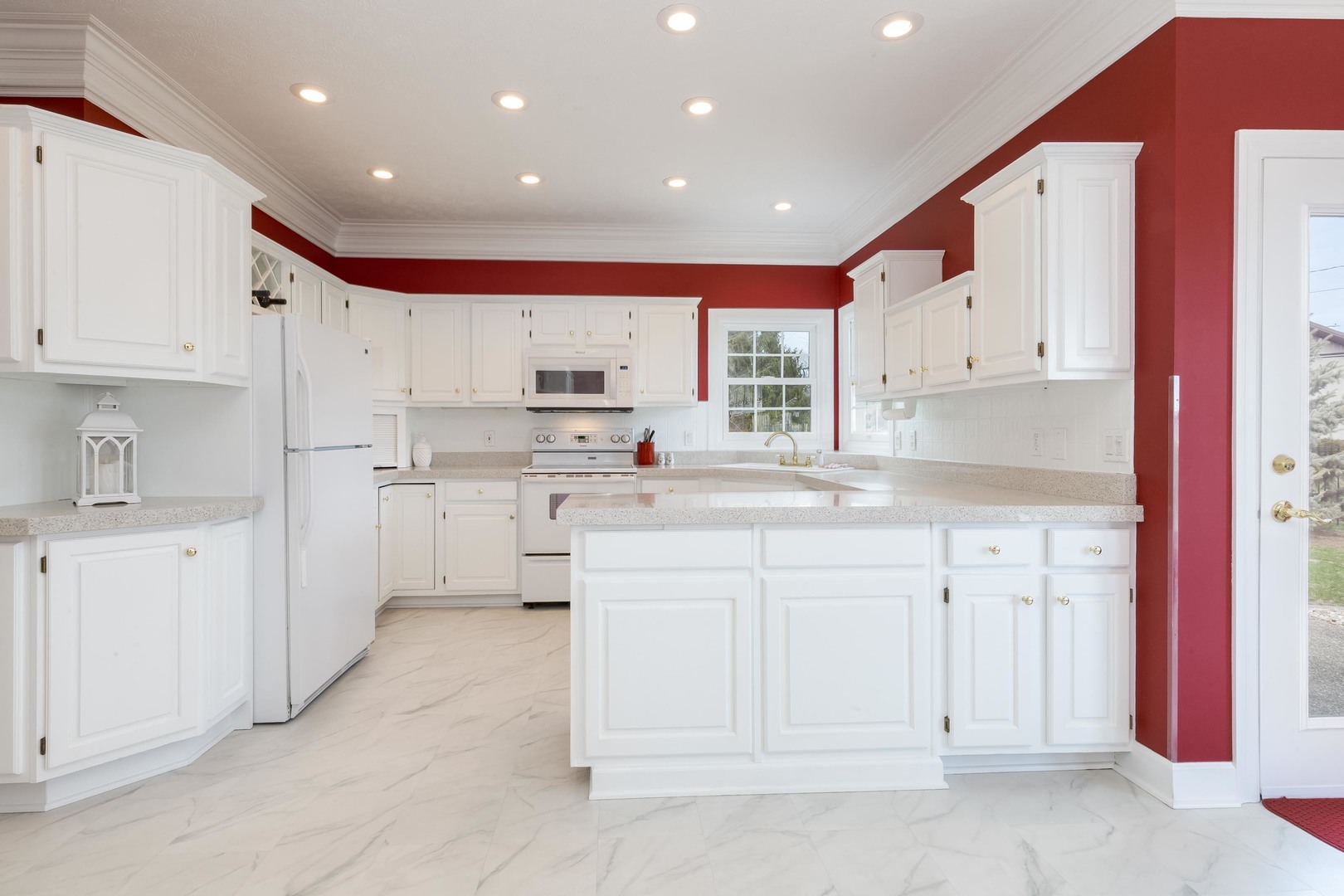 3 Jill Court, Bloomington, IL 61701