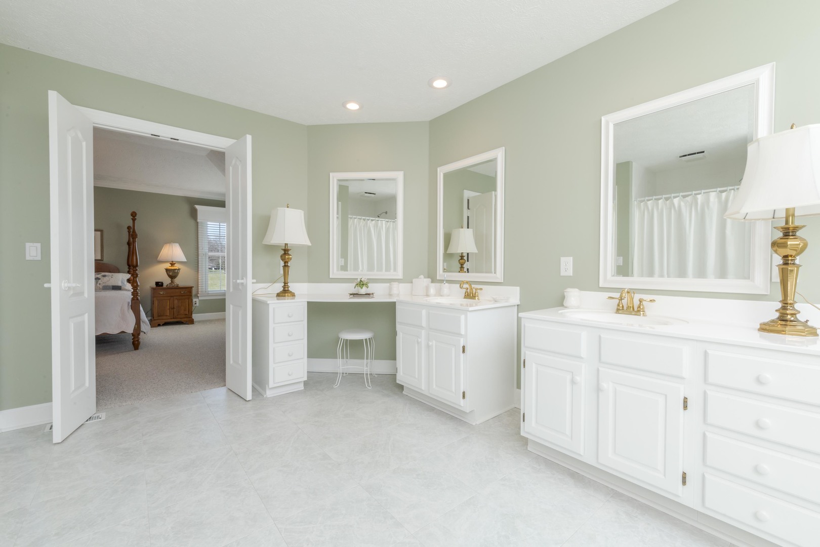 3 Jill Court, Bloomington, IL 61701