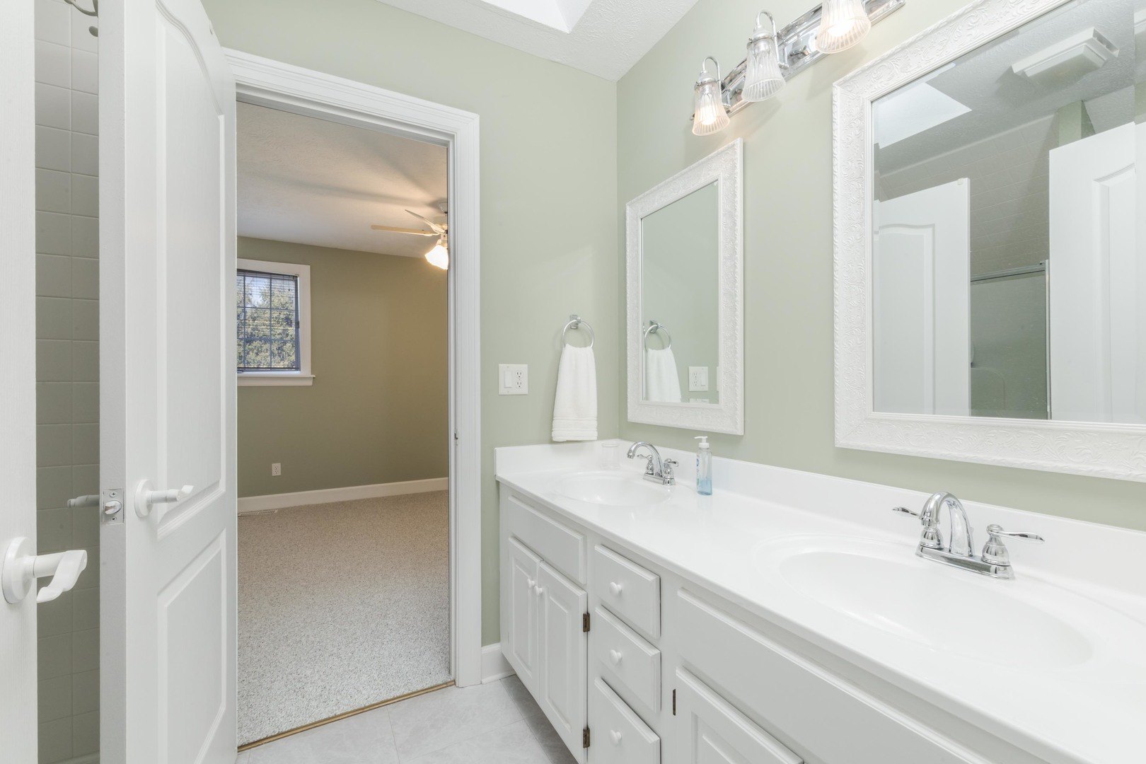 3 Jill Court, Bloomington, IL 61701