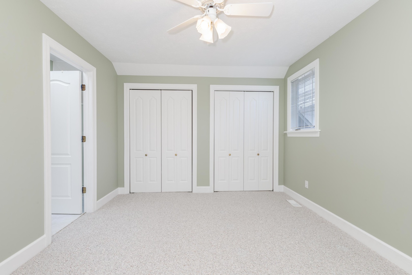 3 Jill Court, Bloomington, IL 61701